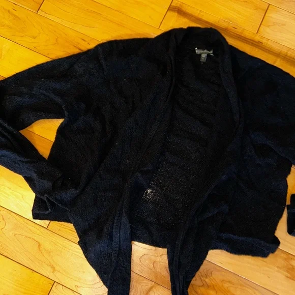 Eileen Fisher cardigan 100% wool - Picture 3 of 5